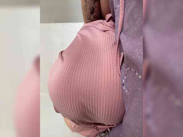 Peachesssz webcam