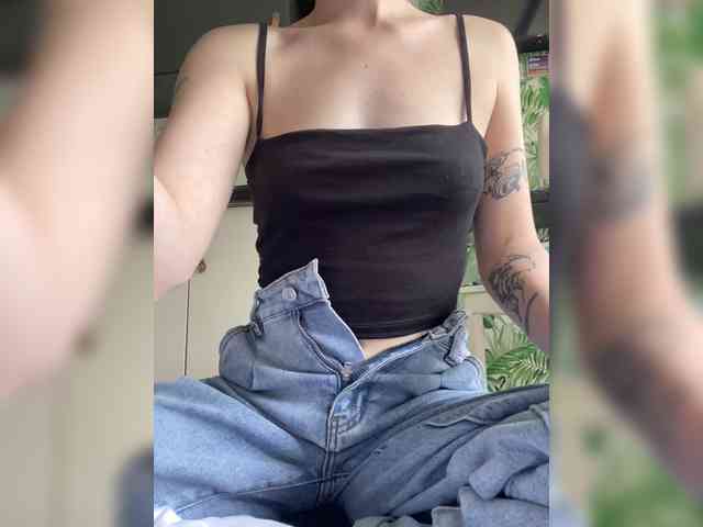 Peachesssz webcam