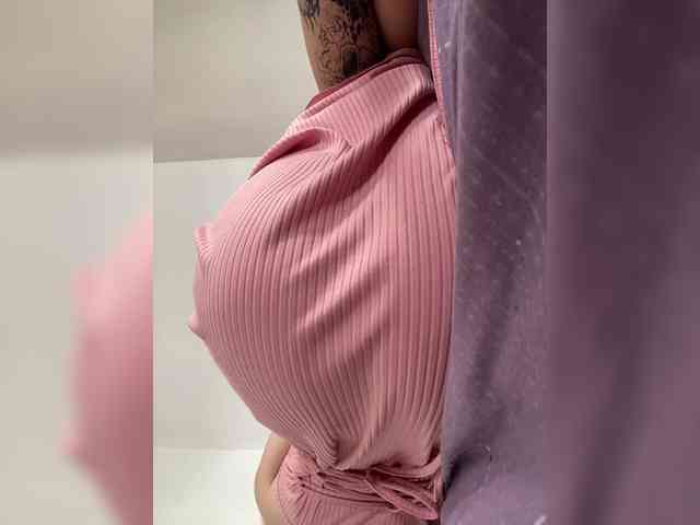 Peachesssz webcam