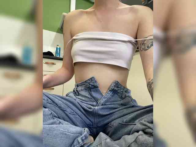 Peachesssz webcam