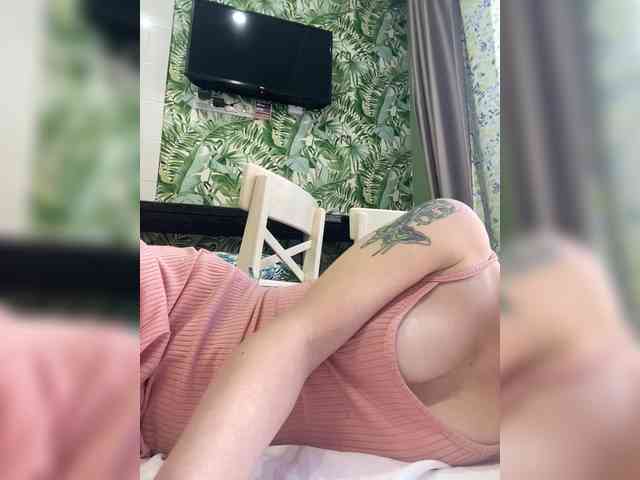 Peachesssz webcam