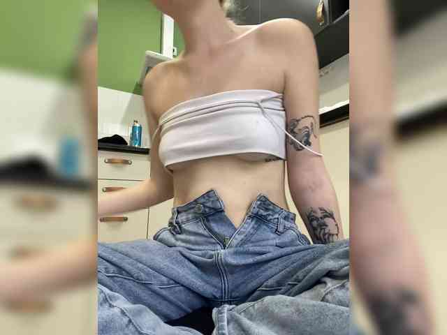 Peachesssz webcam