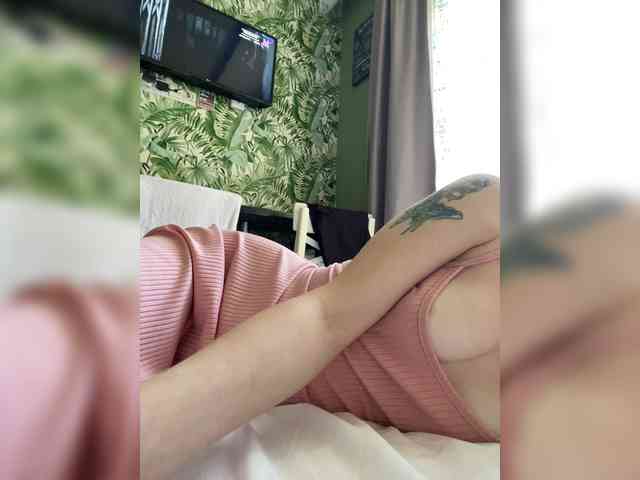 Peachesssz webcam