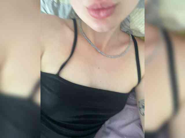 Peachesssz webcam