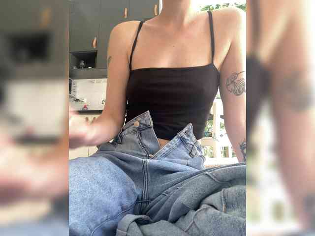 Peachesssz webcam