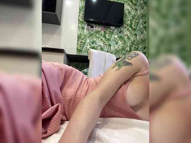 Peachesssz webcam
