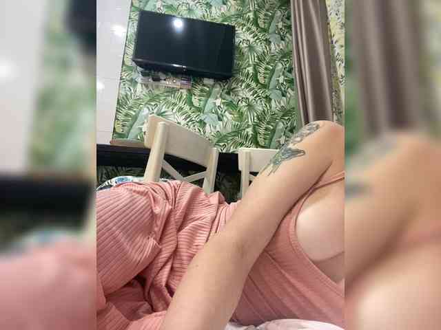 Peachesssz webcam