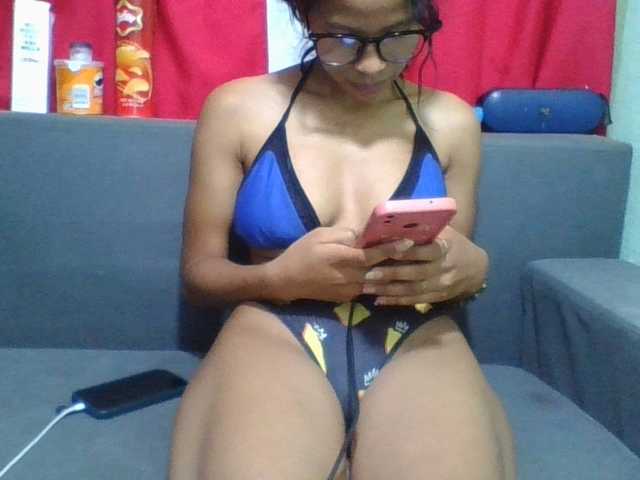 NADIAH live cam on BongaCams