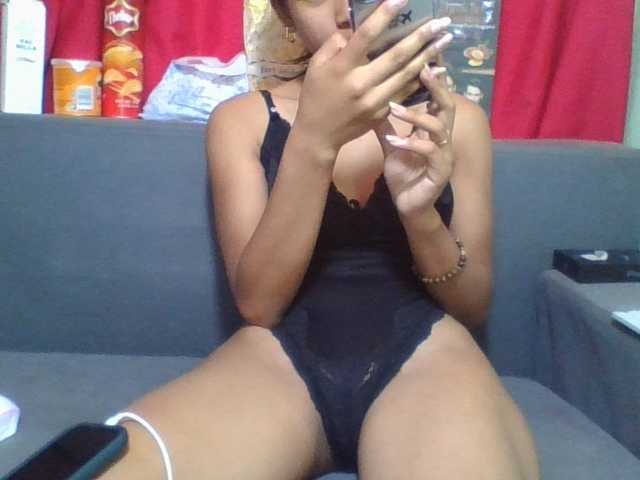 NADIAH live webcam show