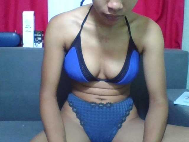 NADIAH live cam on BongaCams