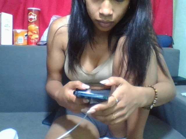 NADIAH live cam on BongaCams