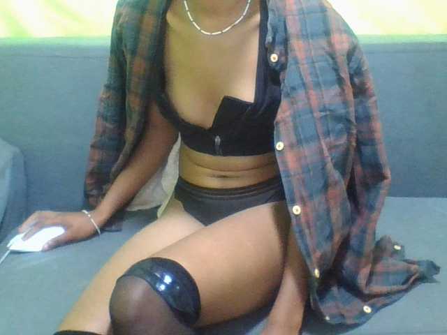 NADIAH live cam on BongaCams