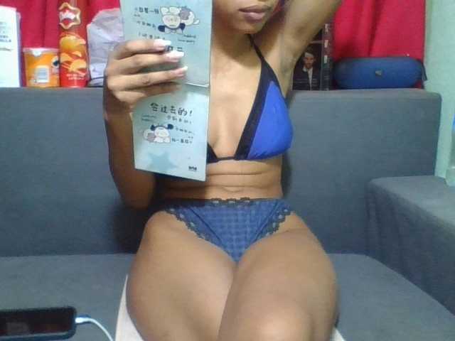NADIAH live cam on BongaCams