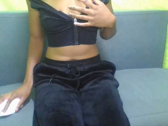 NADIAH live cam on BongaCams