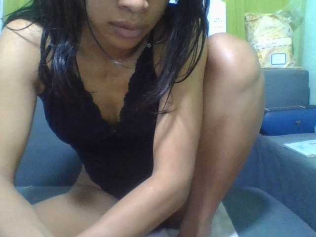 NADIAH live cam on BongaCams