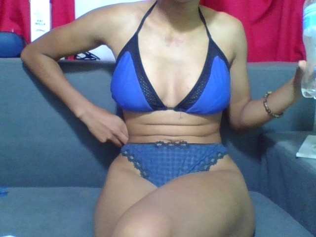 NADIAH live cam on BongaCams