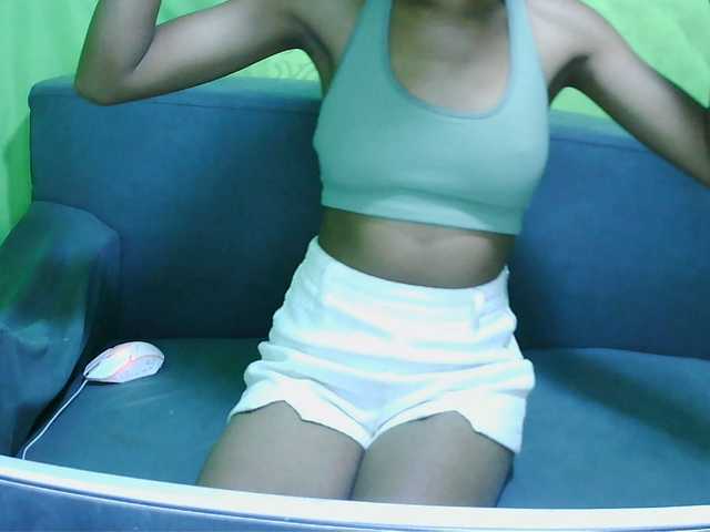 NADIAH live cam on BongaCams