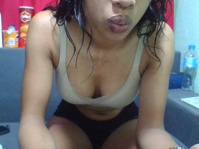 NADIAH live cam on BongaCams