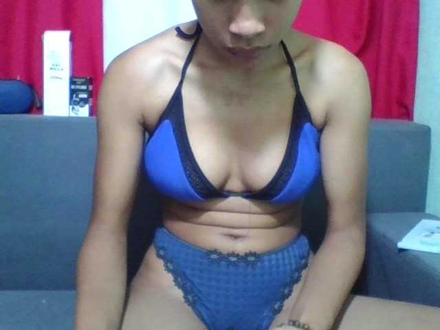 NADIAH live cam on BongaCams