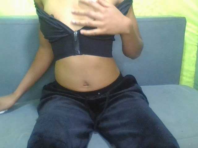 NADIAH live cam on BongaCams