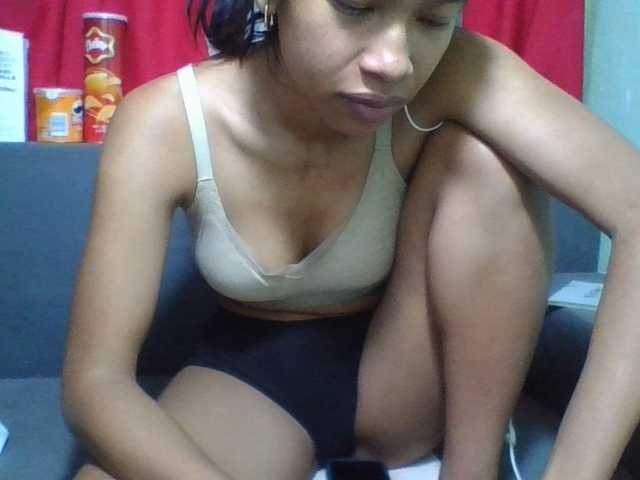 NADIAH live cam on BongaCams