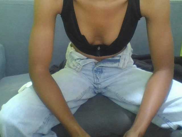 NADIAH live cam on BongaCams