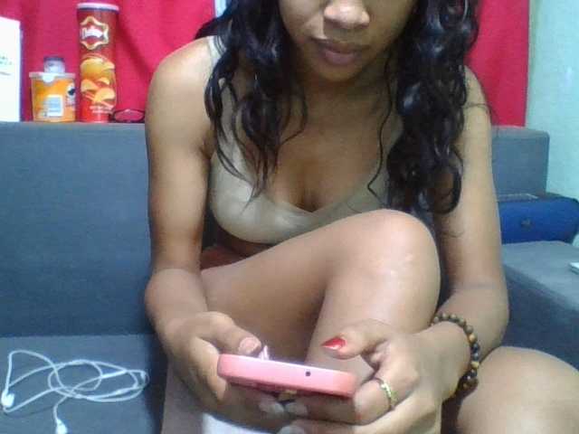 NADIAH live cam on BongaCams