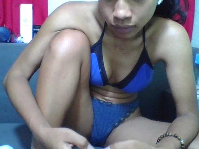 NADIAH live cam on BongaCams