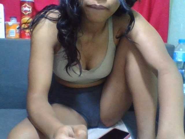 NADIAH live cam on BongaCams
