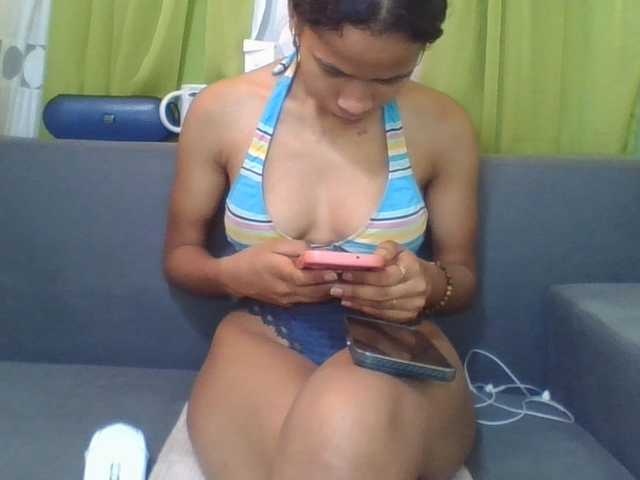 NADIAH live cam on BongaCams