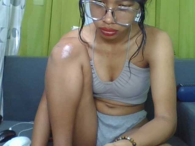 NADIAH live cam on BongaCams