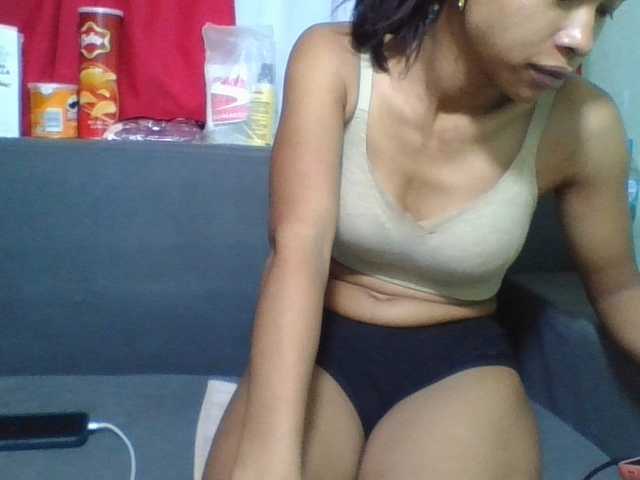 NADIAH live cam on BongaCams