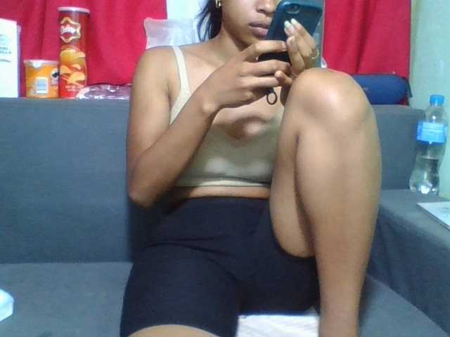 NADIAH live cam on BongaCams
