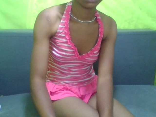 NADIAH live cam on BongaCams