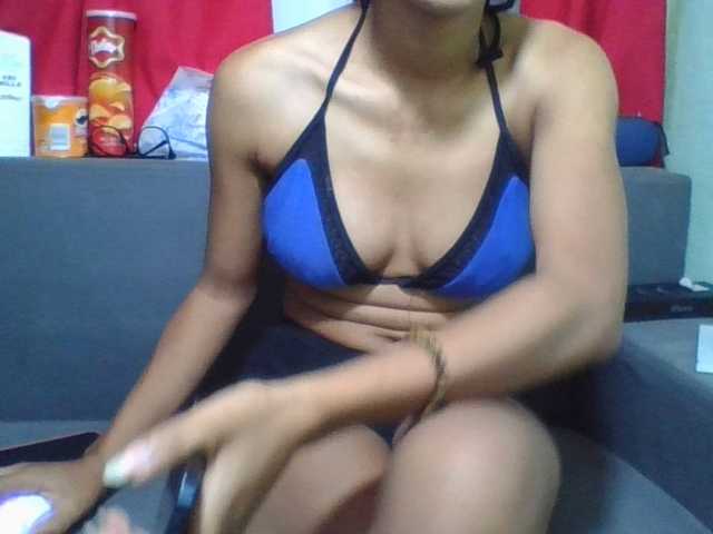 NADIAH live cam on BongaCams