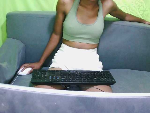 NADIAH live cam on BongaCams