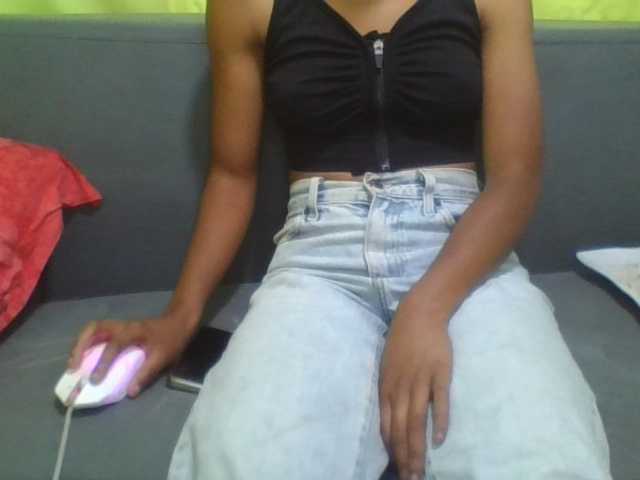NADIAH live cam on BongaCams