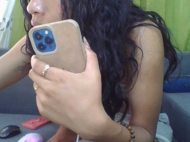 NADIAH live cam on BongaCams