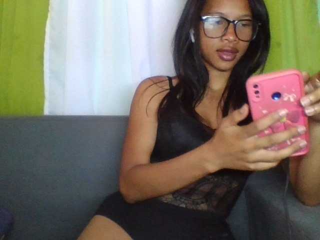 NADIAH's BongaCams show and profile