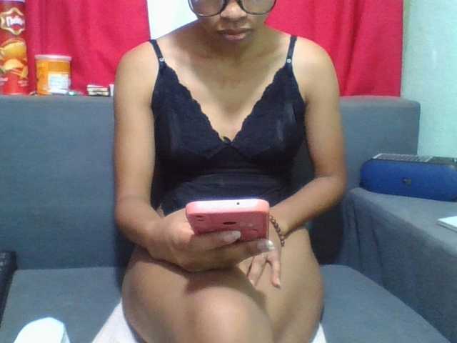NADIAH live cam on BongaCams