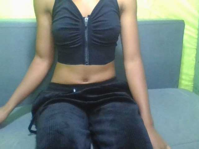 NADIAH live cam on BongaCams