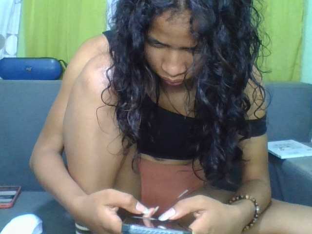NADIAH live cam on BongaCams