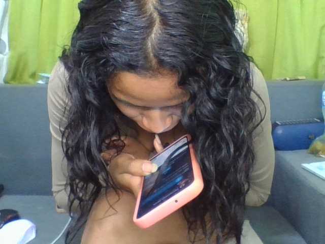 NADIAH live cam on BongaCams