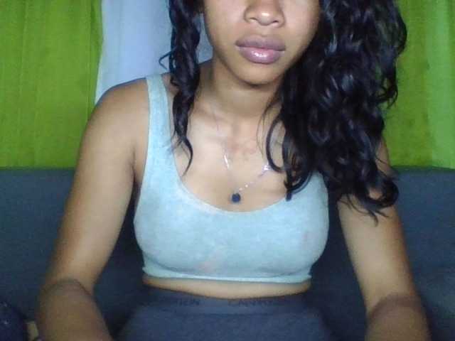 NADIAH's BongaCams show and profile