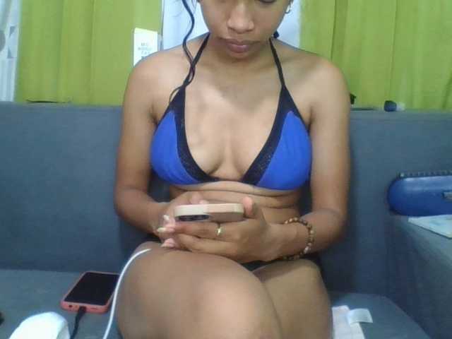 NADIAH live cam on BongaCams