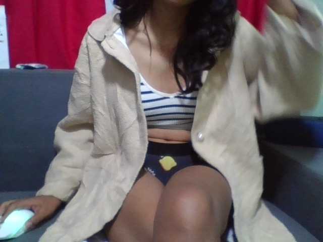 NADIAH live cam on BongaCams