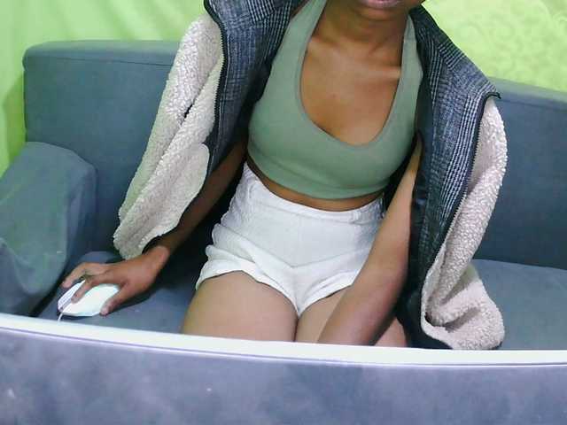 NADIAH live cam on BongaCams