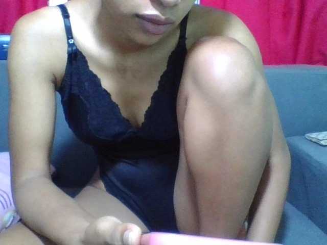 NADIAH live cam on BongaCams