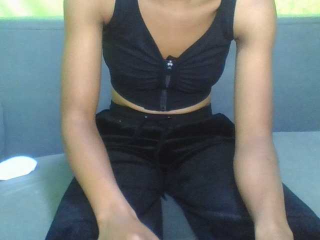 NADIAH live cam on BongaCams