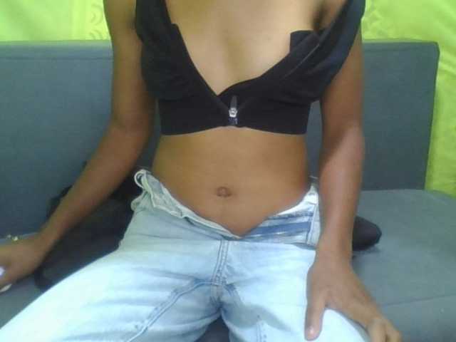 NADIAH live cam on BongaCams